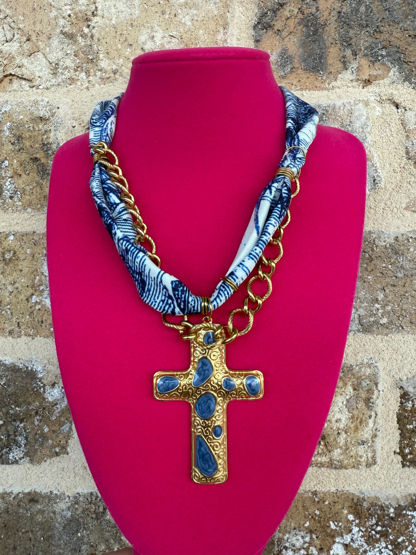 SCARF NECKLACE WITH BLUE CROSS
