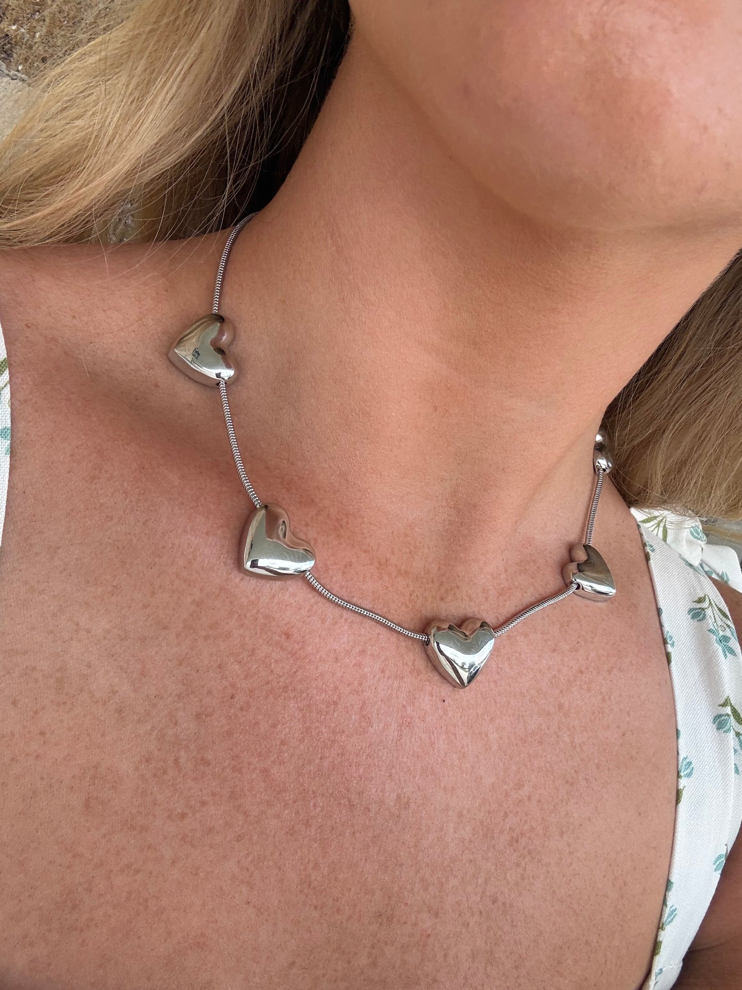 SILVER HEARTS NECKLACE