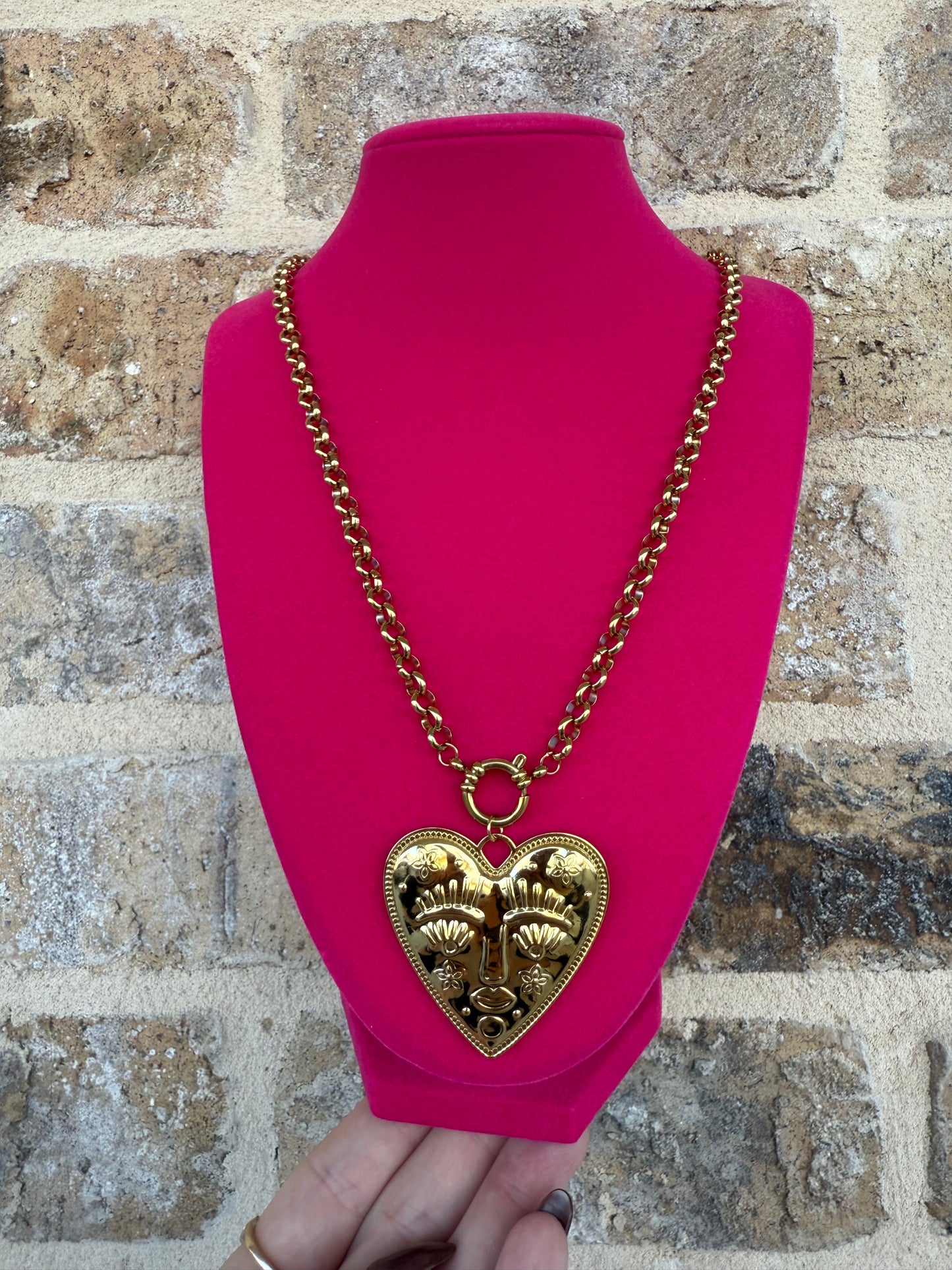 FACE HEART NECKLACE