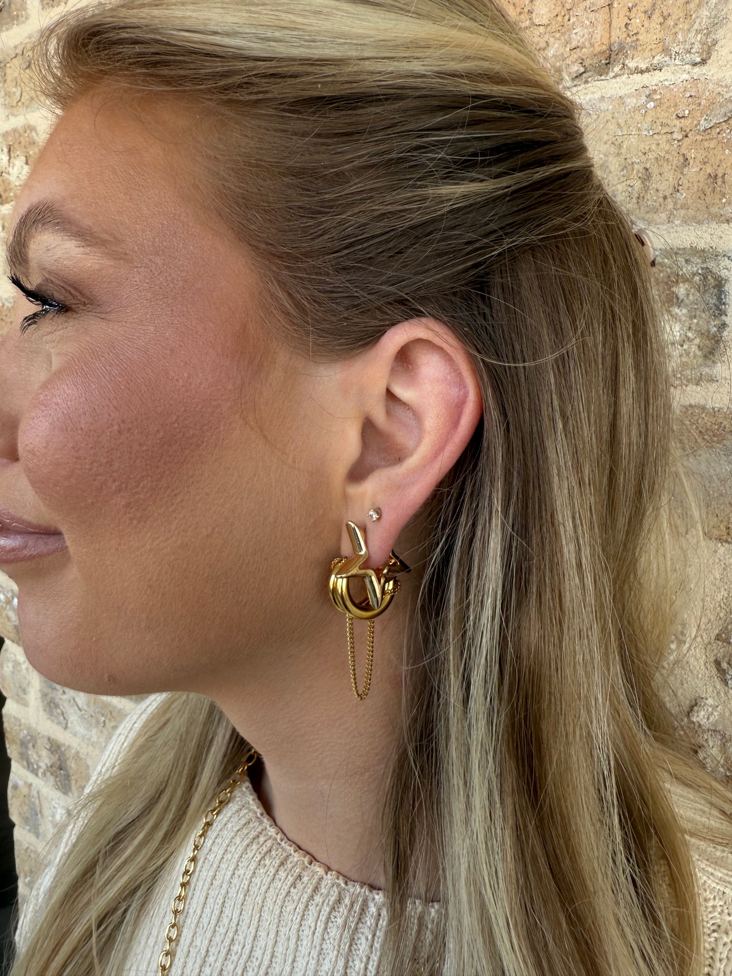 GOLD STAR SMALL EARRING