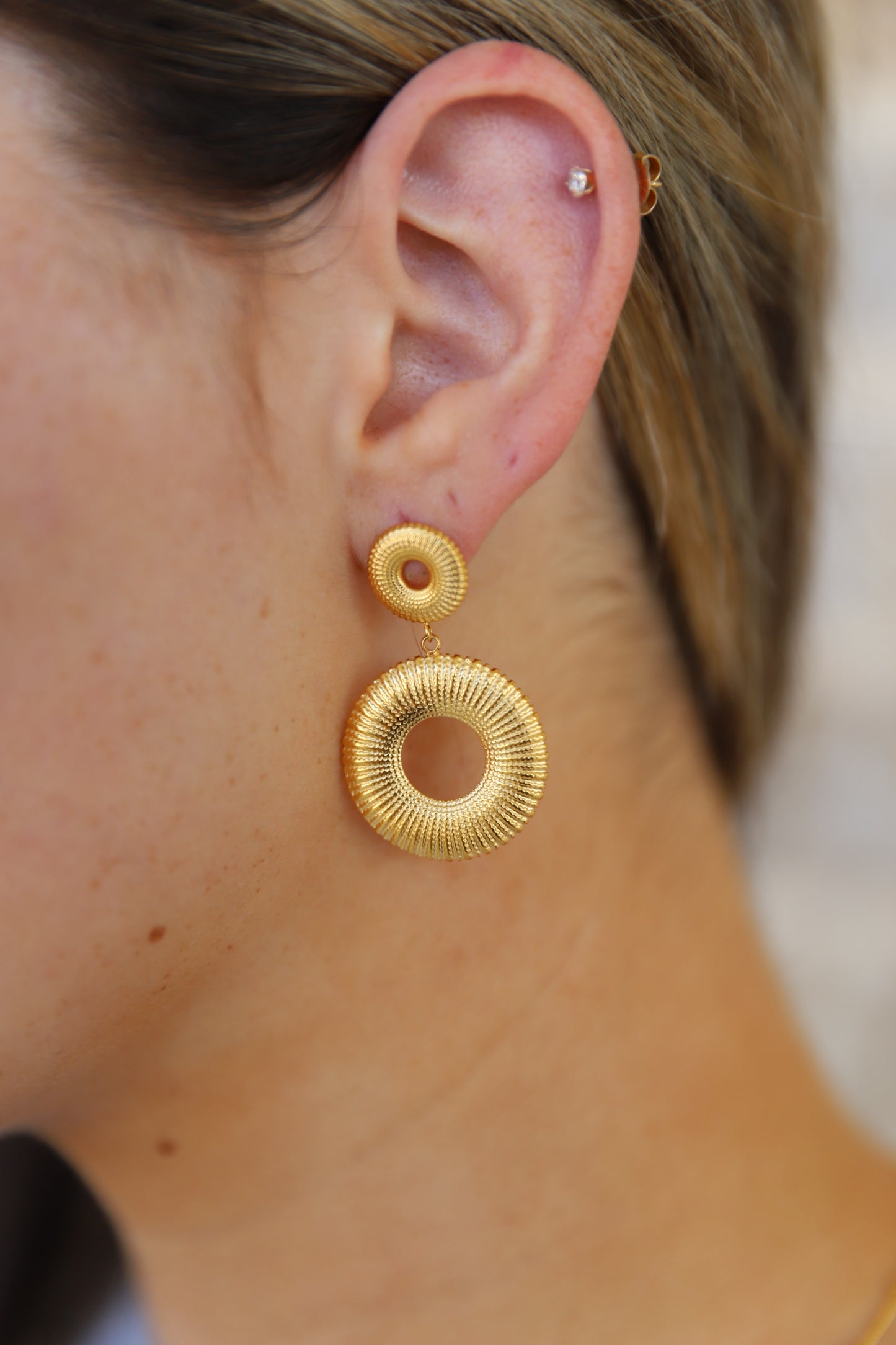 GOLD CIRCLE EARRINGS