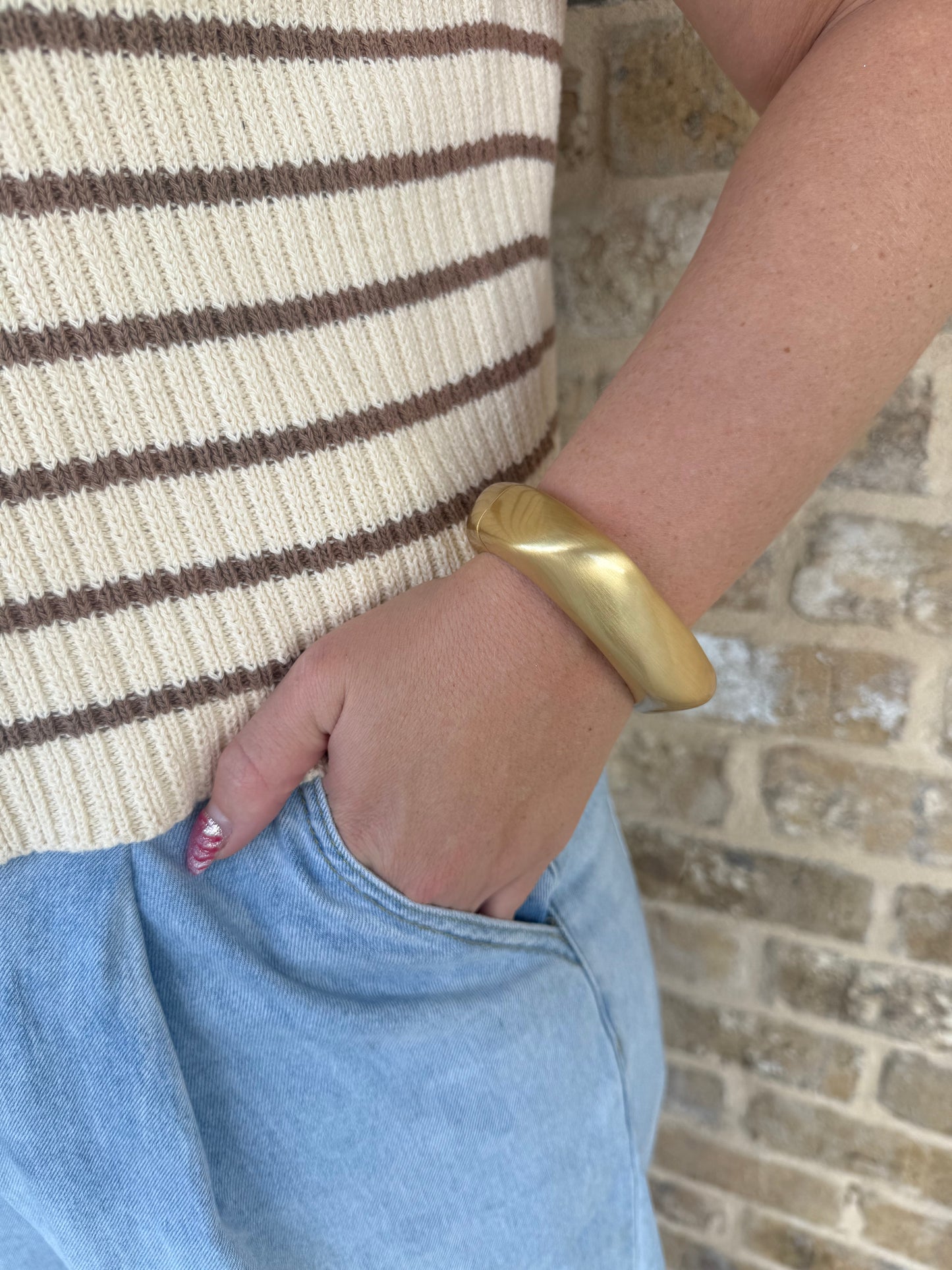 GOLD BANGLE BRACELET