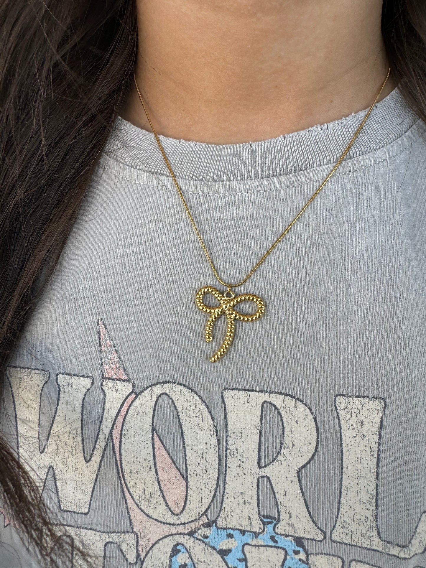 BOW NECKLACE