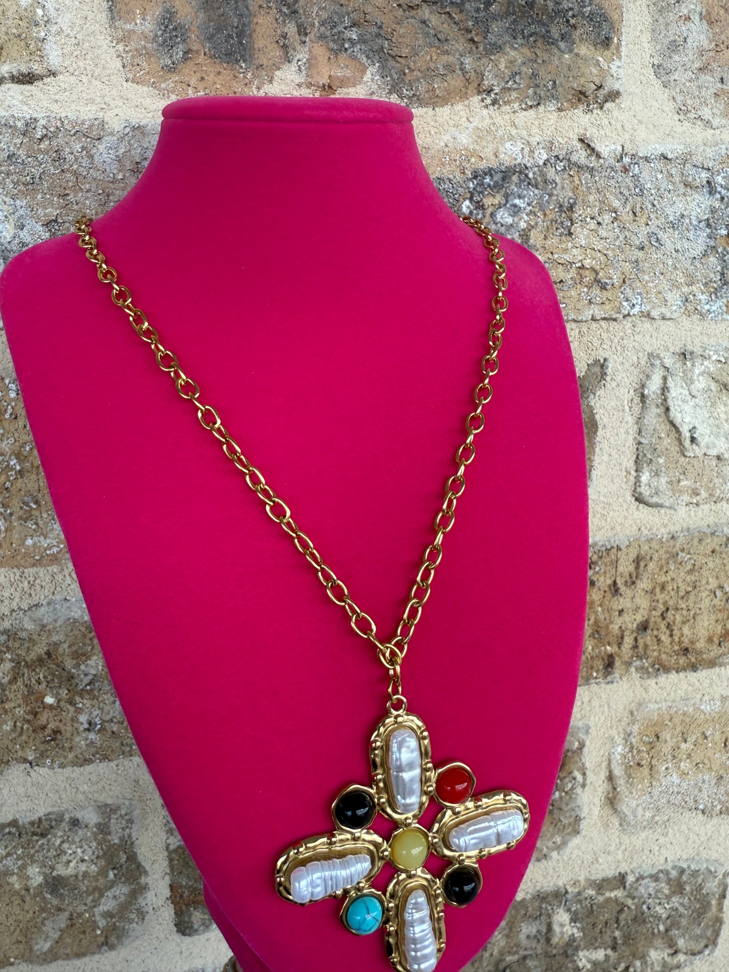 COLORED PEARL CROSS NECKLACE