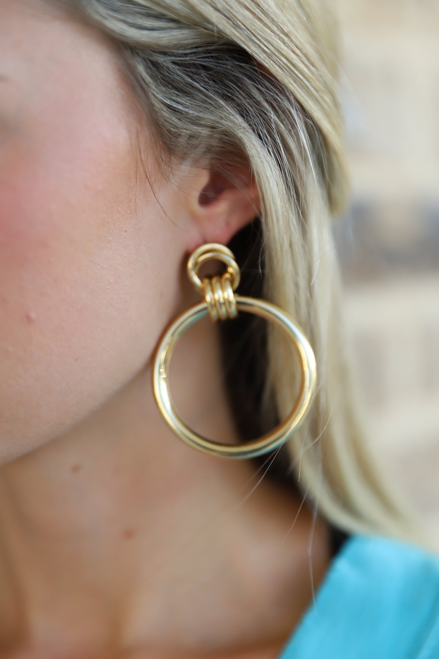 GOLD TWO HOOP EARRINGS