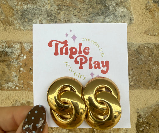 KNOTTED GOLD STUD