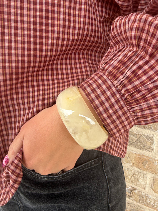 LIGHT COLORED BANGLE BRACELET